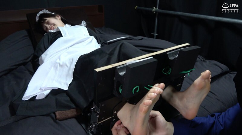 Tickle The Maid At Work 5 Thoroughly In Her Legs! Does Being Restrained And Tickled Make You Feel Better!? Kasuga Ena