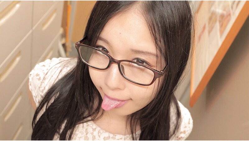 Huge Breasts Girl'S Overwhelming Nose Hole Picking Blow Tsukada Shiori